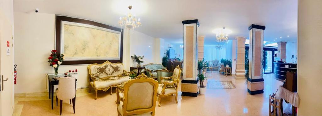 Hotel Royal Ivry-sur-Seine